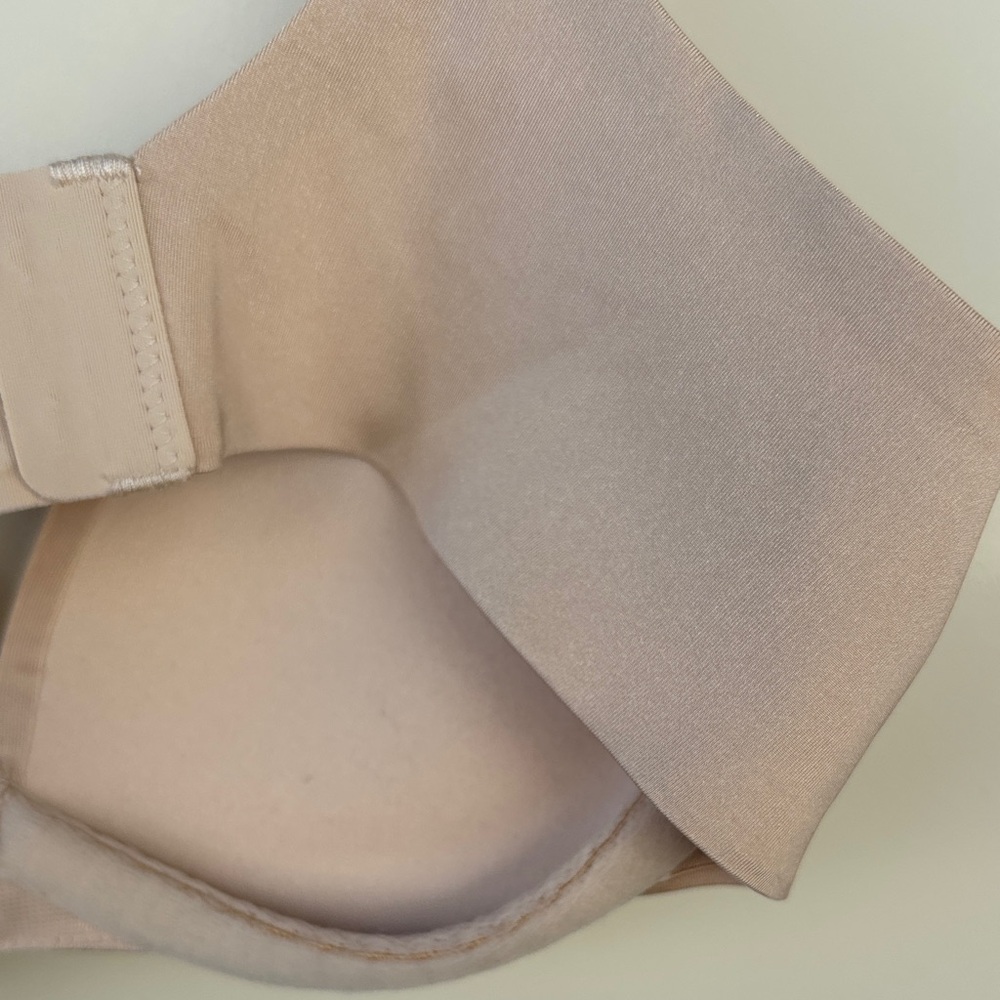 SKIMS Nude Bra - Picture 5 of 8
